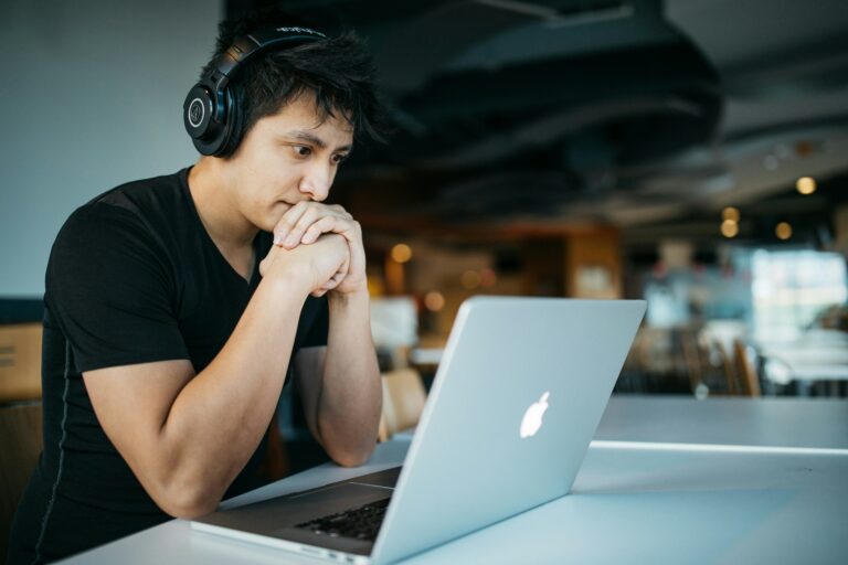 Digitale Weiterbildung: Lohnt sich Online-Fortbildung für Karriere?