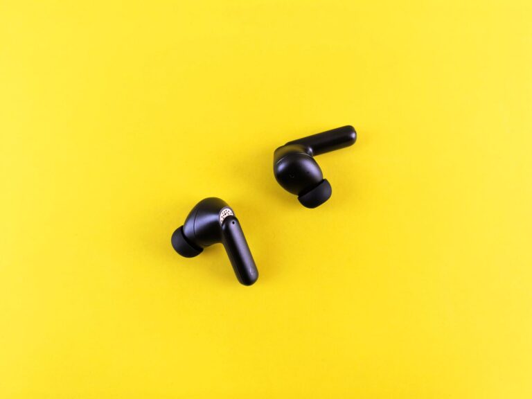 True-Wireless-In-Ear-Kopfhörer im Case