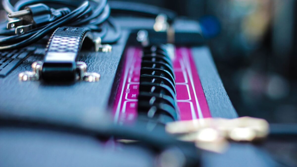 Digitaler Modeling-Gitarrenverstärker mit Display