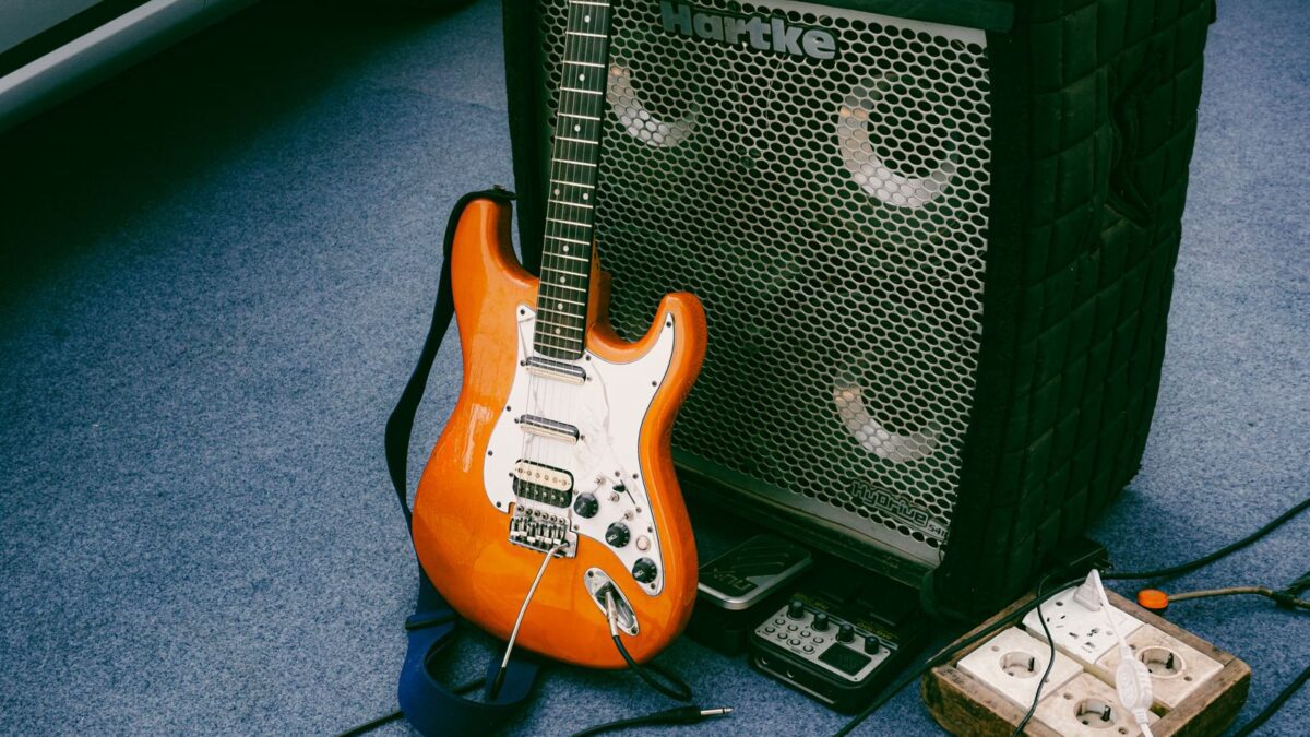 Gitarrenpflege im Sommer: Hitze und Feuchtigkeit im Griff